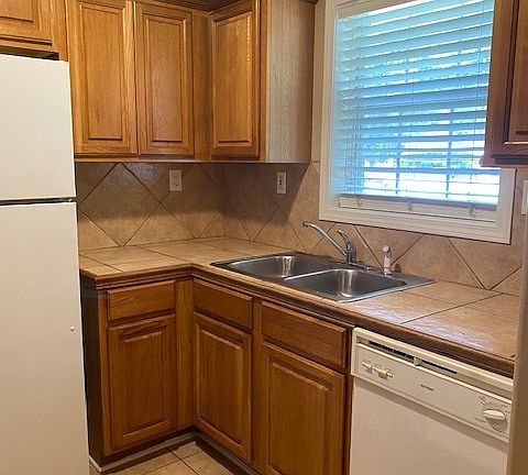 3rd image of 305 Cole Ave #11122158