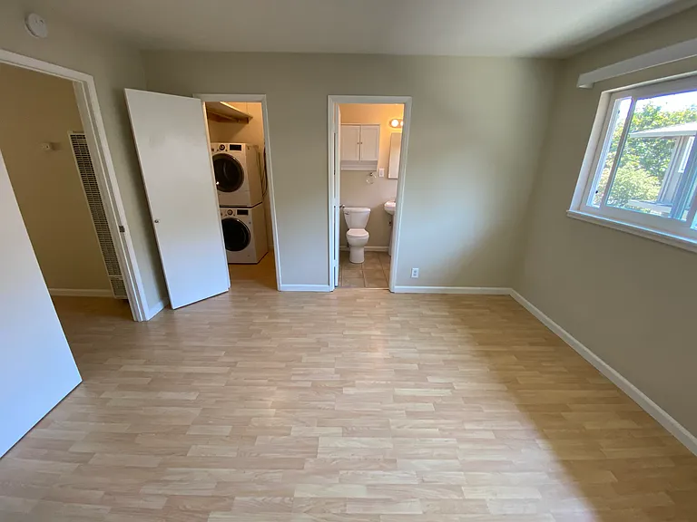 Farm Hill Apartments — Photo 7