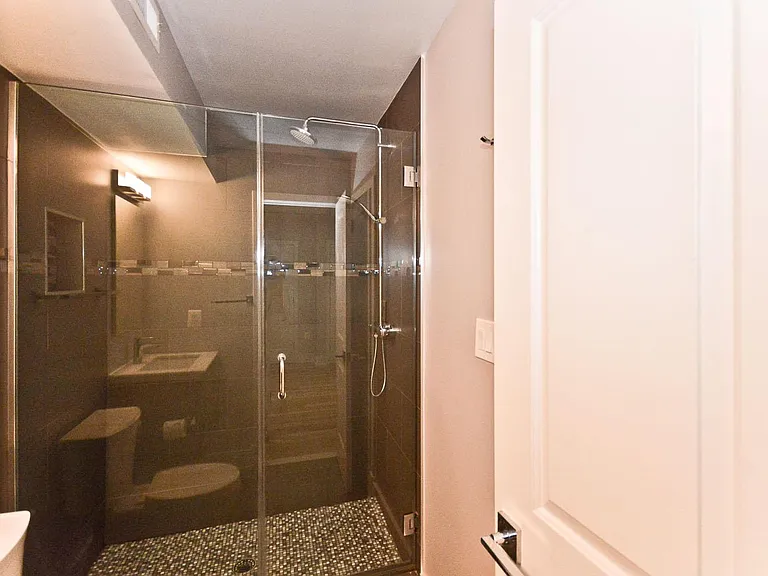 541 Quincy St NW #B — Photo 4