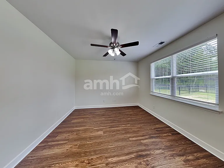 5816 Zurich Rd — Photo 5