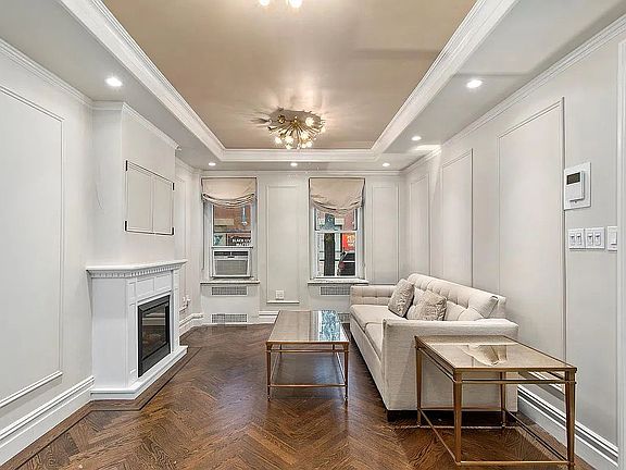 2nd image of 225 E 47th St APT 1B