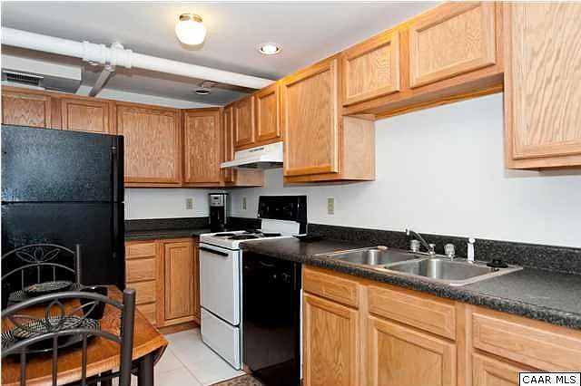 An immaculate, fully equipped kitchen