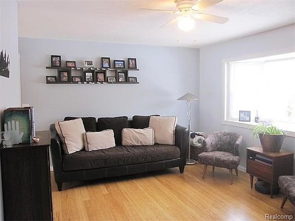 3rd image of 4463 Webberdale Dr