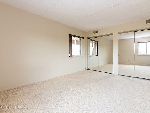 5th image of 433 Cavalier Ct APT 302