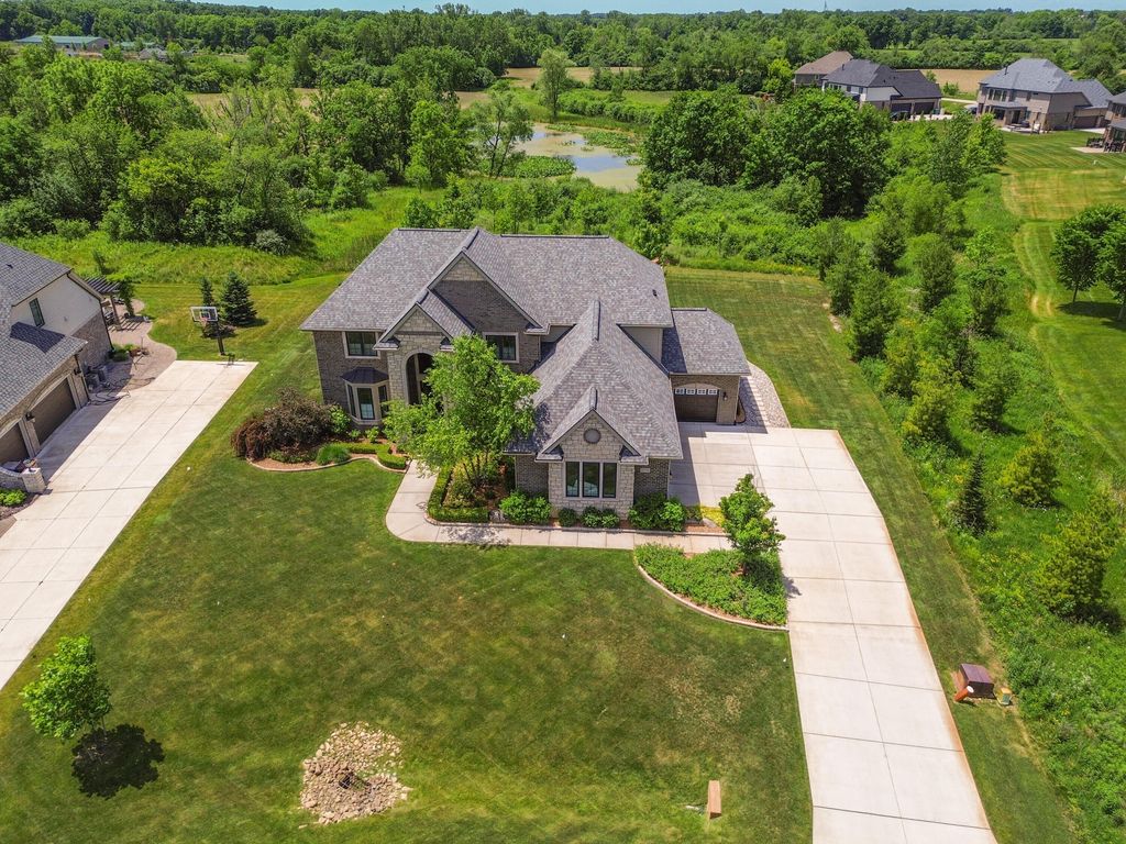 2376 Westbrooke Cir S, Ann Arbor, MI - View 2