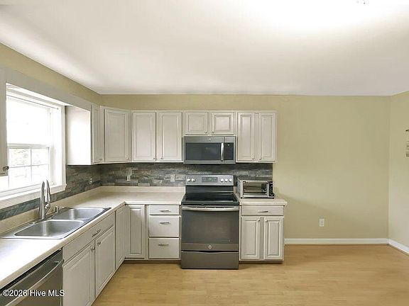 2nd image of 283 Hill Road