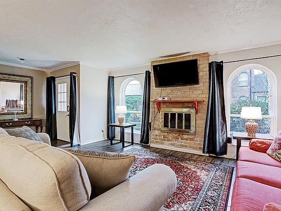 3rd image of 10672 Bexley Dr
