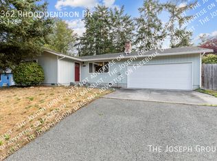 4362 Rhododendron Dr, Oak Harbor, WA 98277