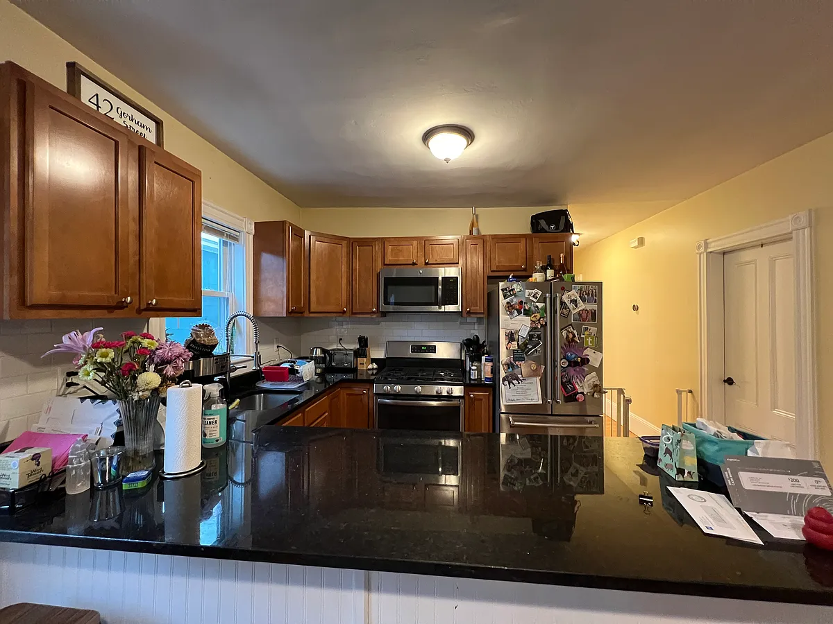Building Photo - 42-44 Gorham St #3