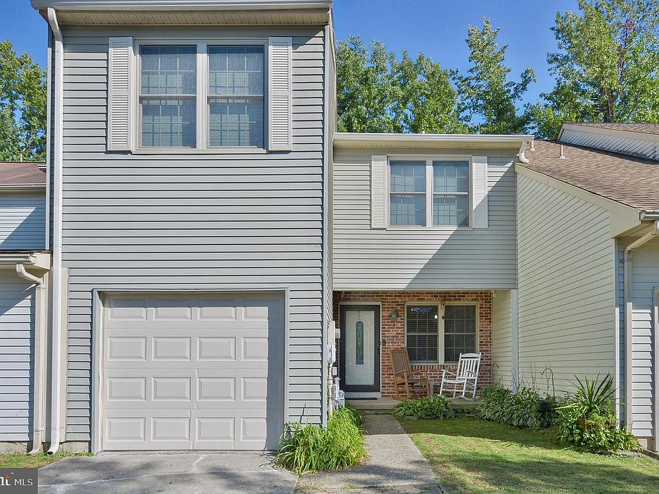 1st image of 14 Bretshire Ct