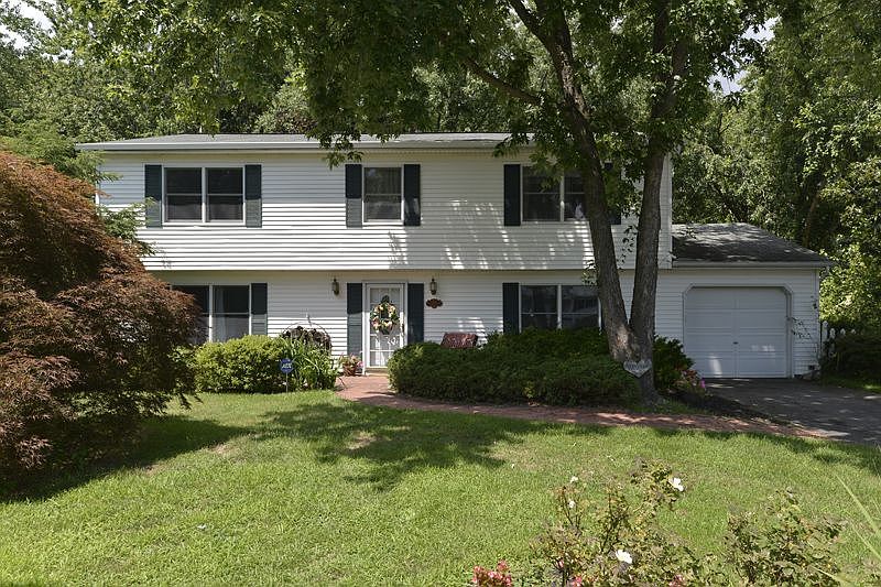 1st image of 29 Millbury Ln