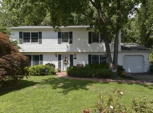 29 Millbury Ln, South Setauket, NY 11720