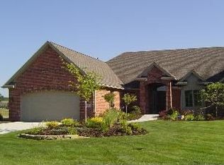 6942 Old Pine Ln, Maumee, OH 43537