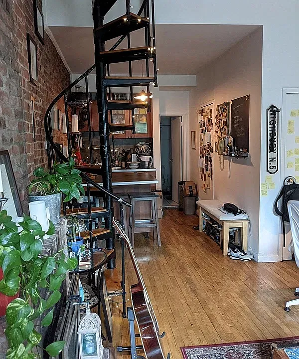 309 W 21st St #5A