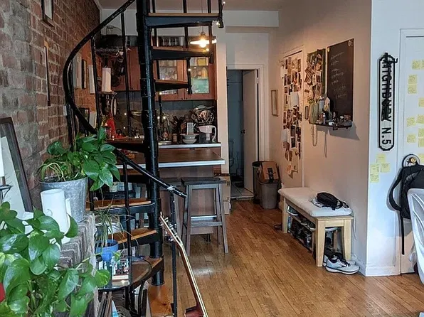 309 West 21st Street image 1 of 16