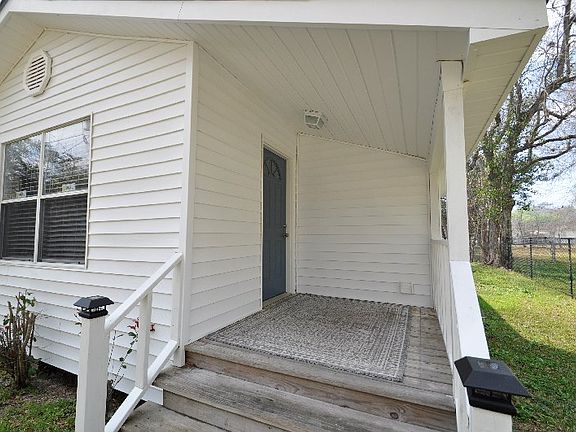 3rd image of 515 N Main St