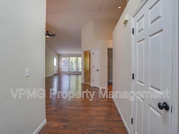 5th image of 2115 NW 143rd Cir