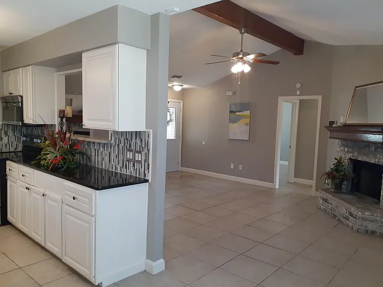 2753 Camargo Dr — Photo 6