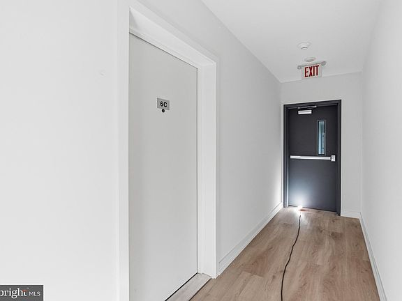 2nd image of 209 New St #6C