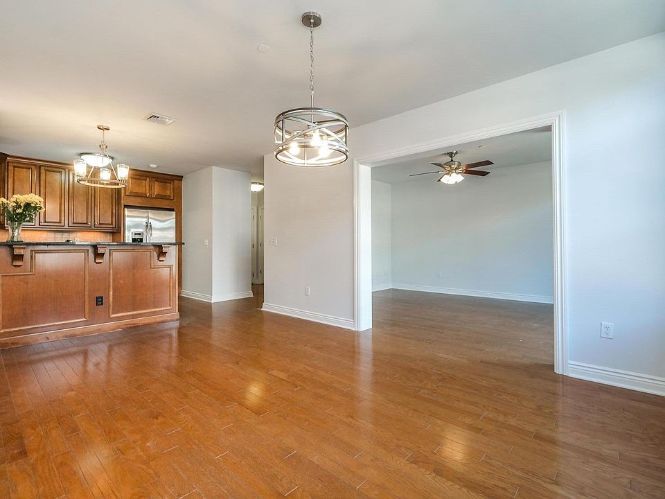 WELCOME TO 101 SHELDRAKE PL. UNIT 1