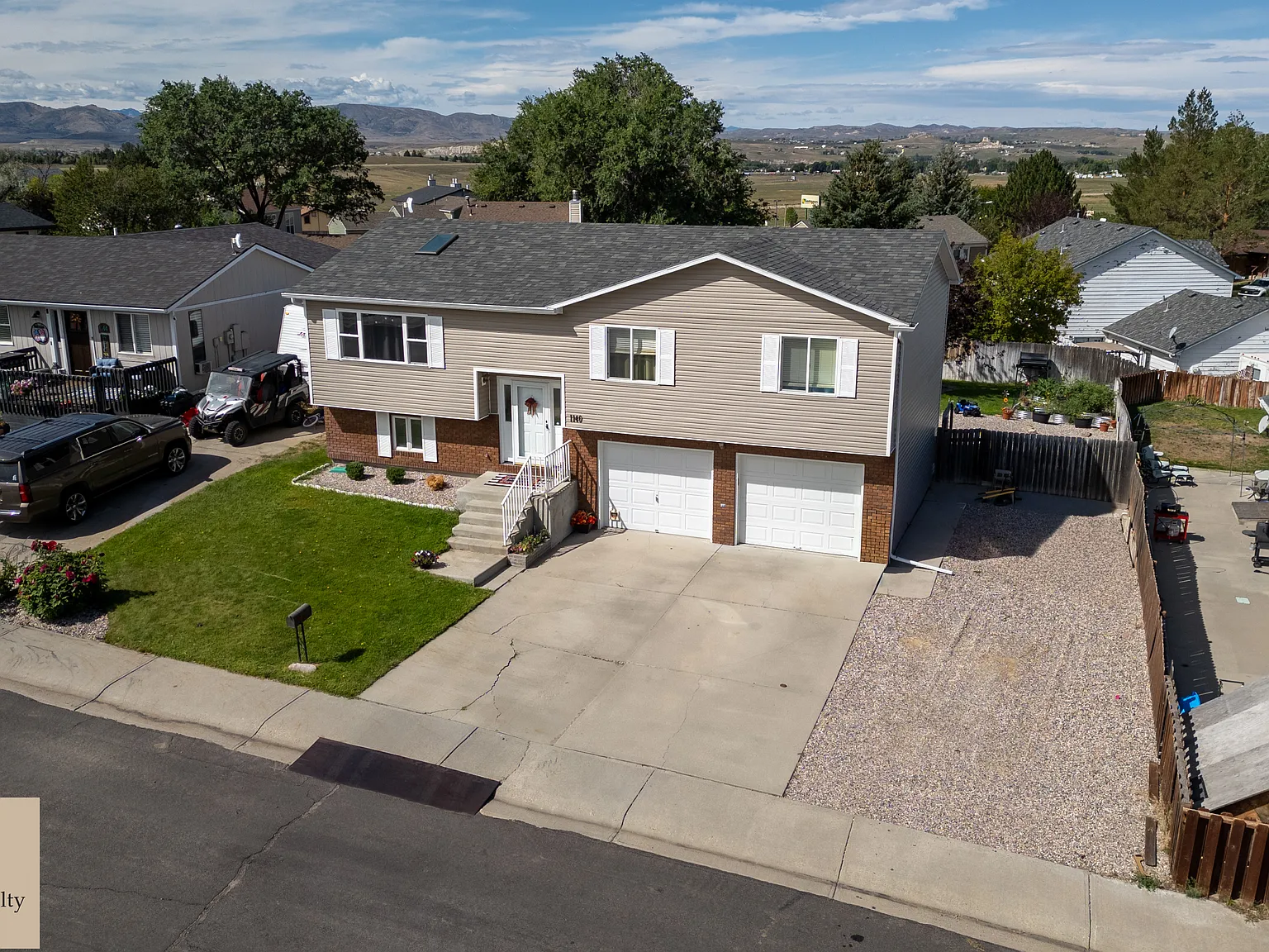 4 bed, 1872 sqft, $3,000 — Photo 1