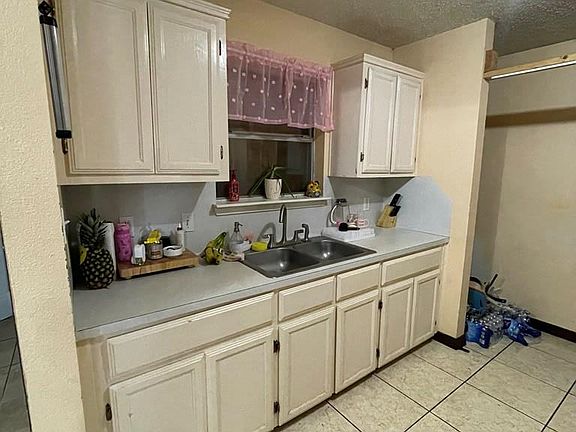 3rd image of 2613 El Parque St