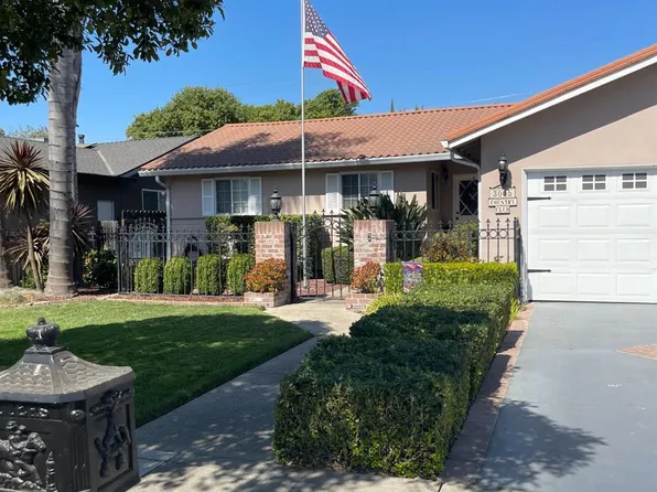 3005 Country Club Blvd, Stockton, CA 95204