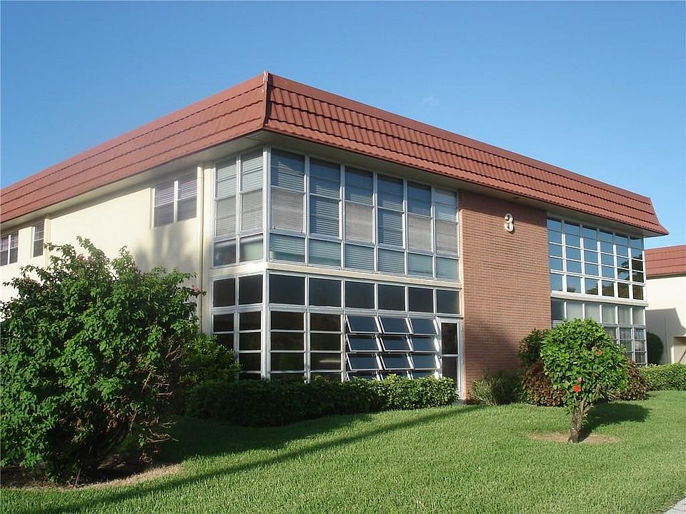 1st image of 3 Vista Palm Ln