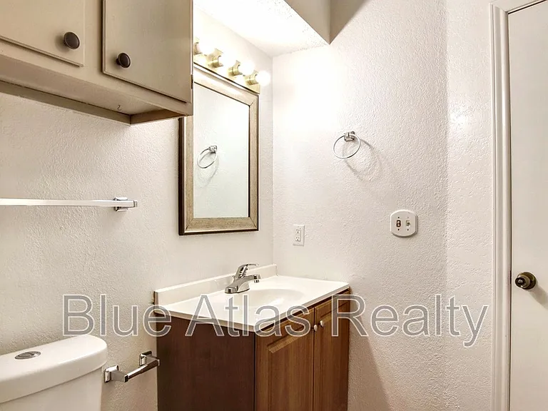 916 Hilltop Dr #B — Photo 19