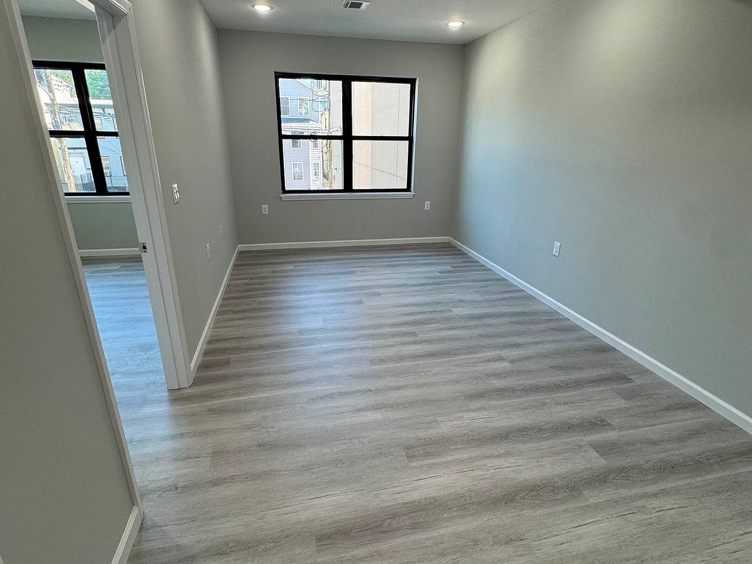 2 bed, $2,522 — Photo 4
