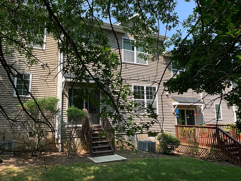 47 Hoover Ave — Photo 25