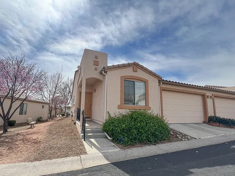 1715 Pinon Dr — Photo 2