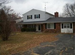 2095 S Rangeline Rd, Ludlow Falls, OH 45339