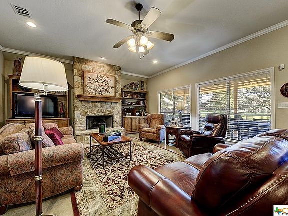 4th image of 530 Acorn Dr