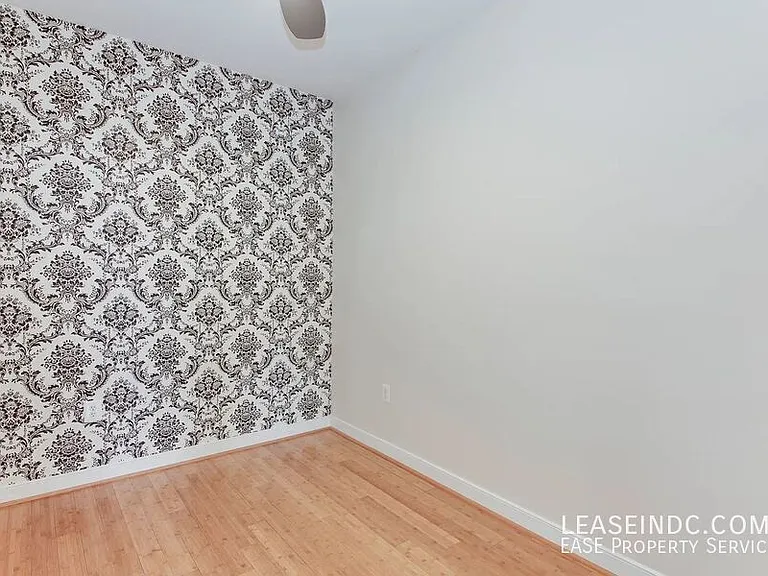 233 R St NE #A — Photo 20