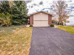 421 W Skyway Dr, Fort Collins, CO 80525
