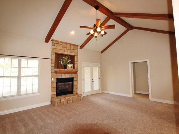 5th image of 1019 Sterling Dr