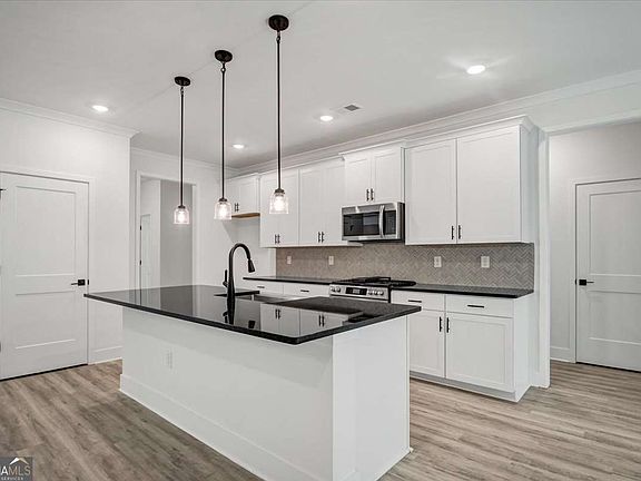 2nd image of 3320 Trevi Trl #18