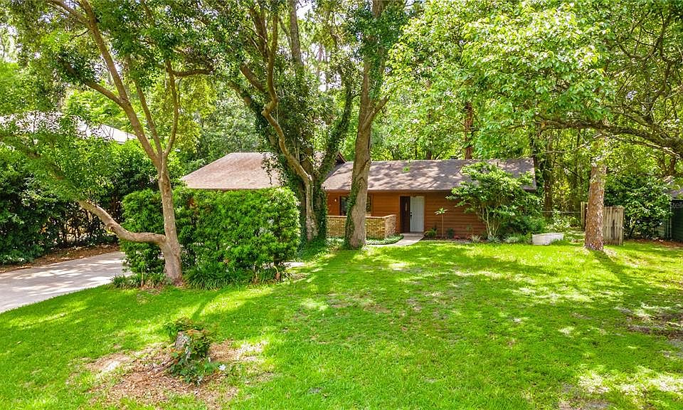 1st image of 109 POINCIANA LANE
