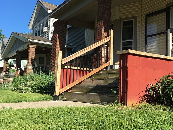 5th image of 406 Carrier St NE