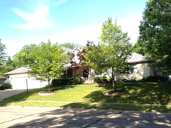 3rd image of 1819 Campus Dr