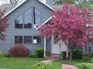 236 Locust Ln, Cadillac, MI 49601