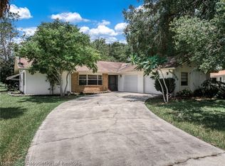 600 Cherry Tree Dr, Sebring, FL 33876