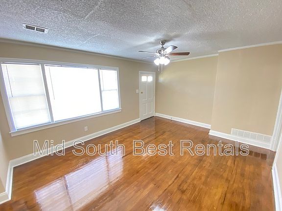 2nd image of 1050 E Shankman Cir