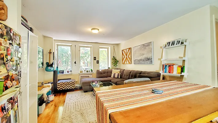 Rented by R New York | media 18