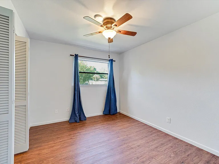 1129 W San Antonio St — Photo 15