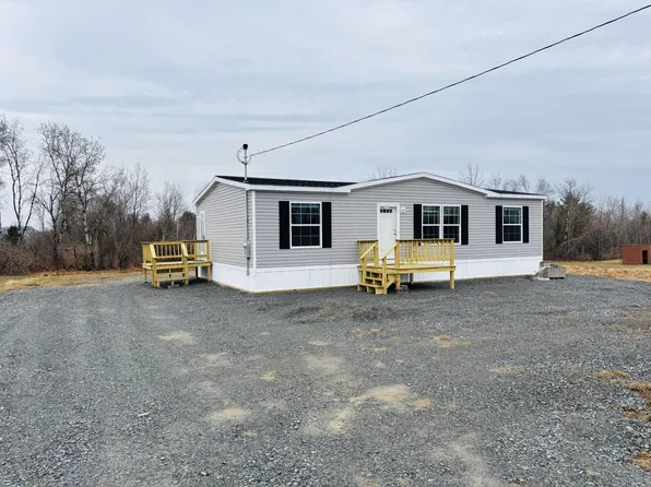 14 Indian Heights Drive, Saint Albans, ME 04971