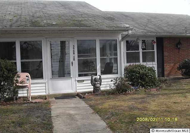2nd image of 396 Chesterfield Court #B
