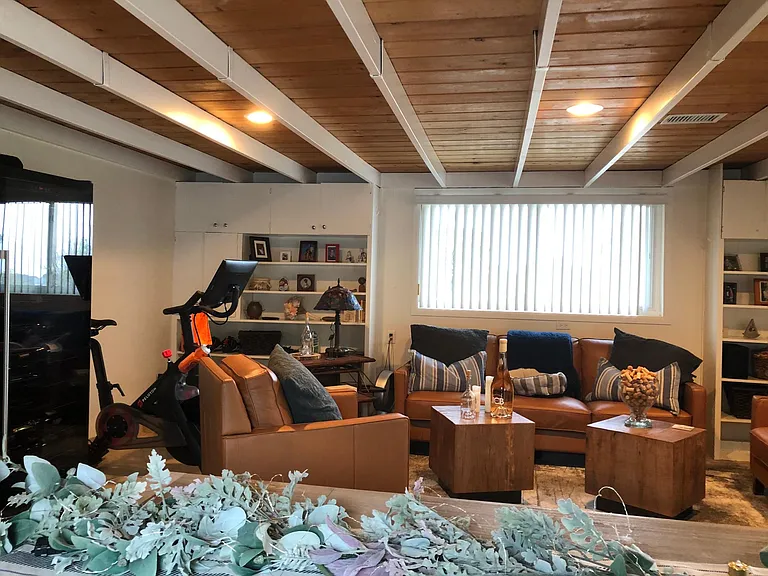 5th Bonus (den or office- example furnished)