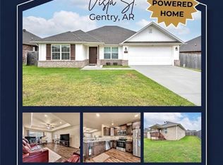 812 Vista St, Gentry, AR 72734